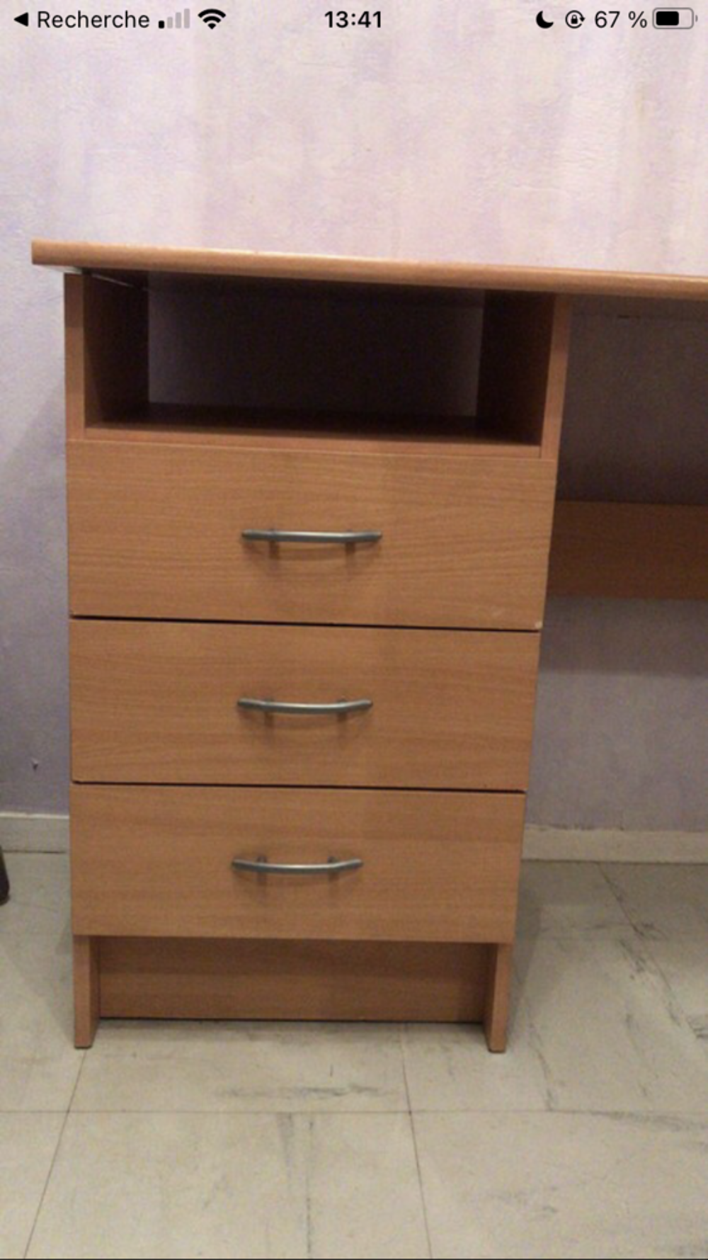 Bureau en bois clair avec tiroirs de rangement Meubles