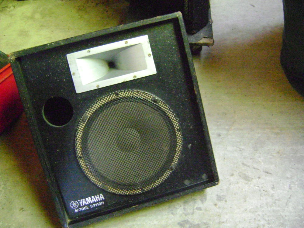 2 Enceintes retours de sc&egrave;ne Audio et hifi