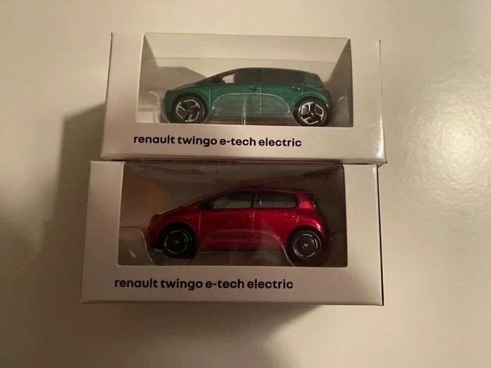 Lot de 2 Renault twingo e-tech electric 1/64 neuves Jeux / jouets