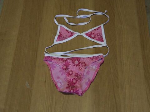 Maillot de bain 2 pièces, DÉCATHLON, 8 ans, TBE 3 Bagnolet (93)