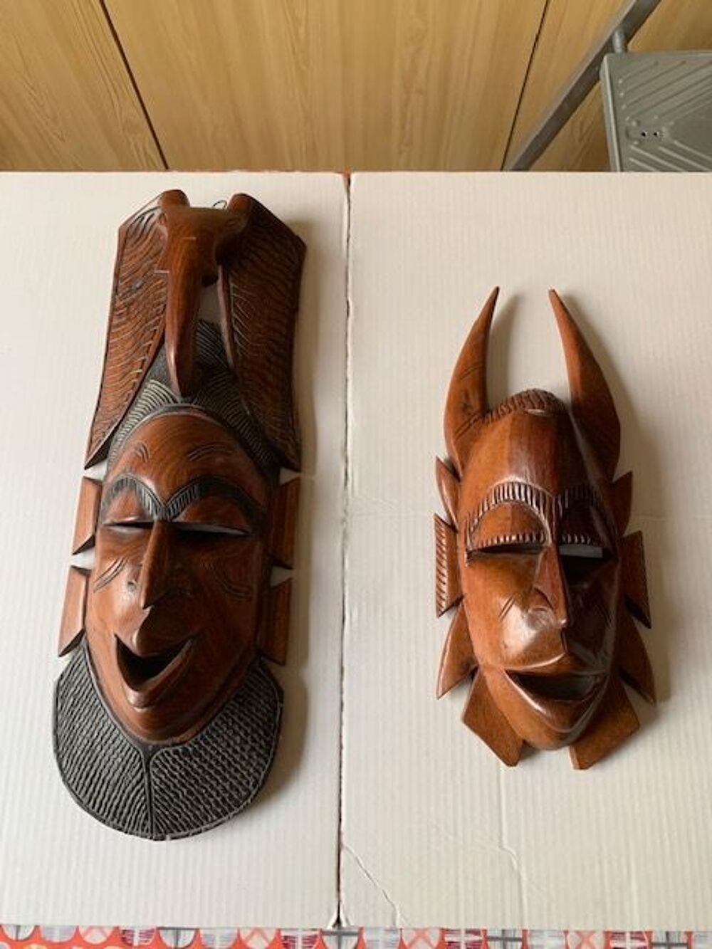 3 Masques africains en bois sculpt&eacute; Décoration