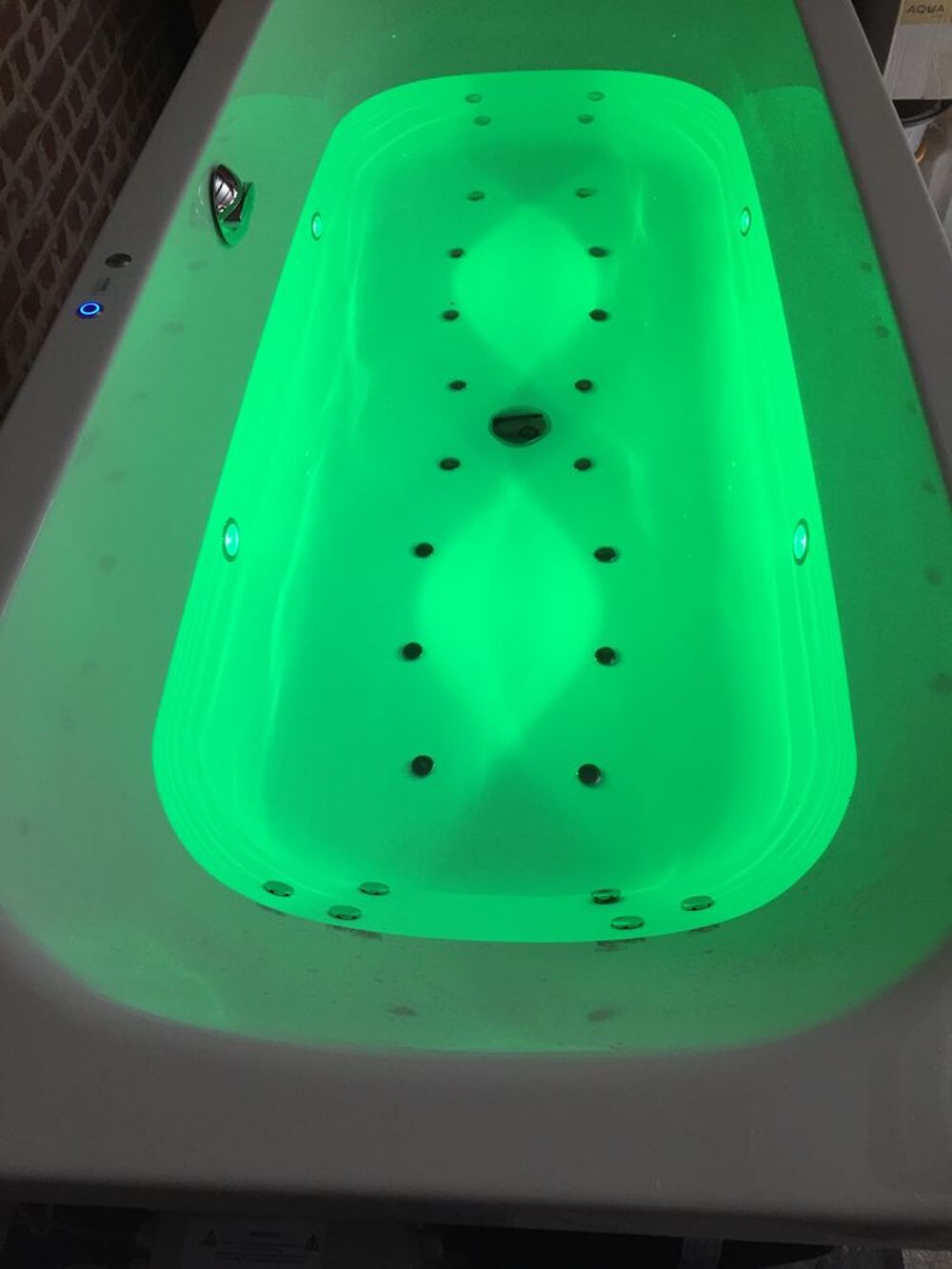 Baignoire baln&eacute;o ARUBA BADO AirPro hydrojet &amp; chromoth&eacute;rapie Meubles