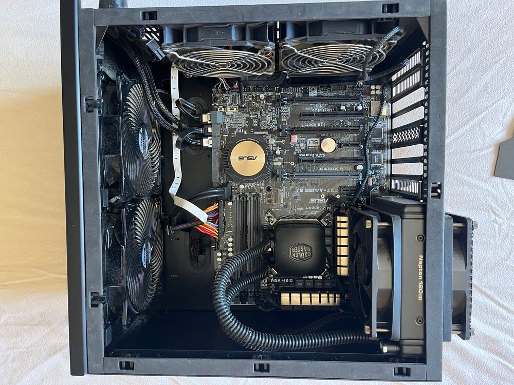 Bo&icirc;tier Cooltek + accessoires Matériel informatique