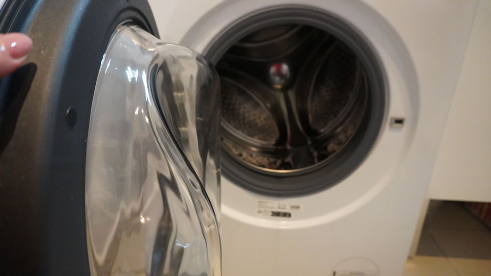 MACHINE A LAVER SECHANTE HISENSE WD814LE Electromnager