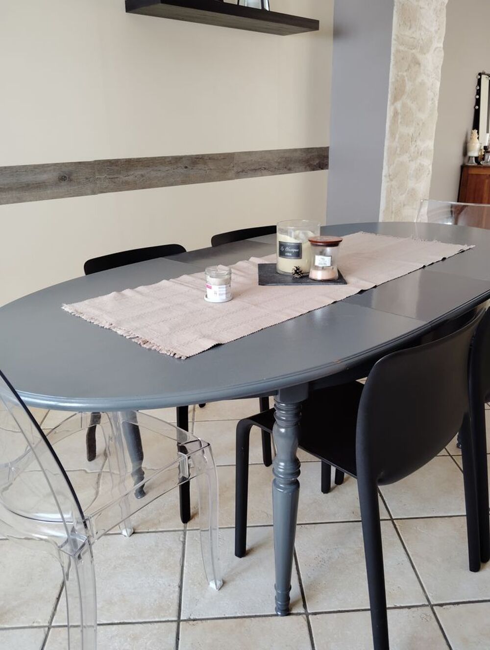 Table de salle &agrave; manger relook&eacute;e Meubles