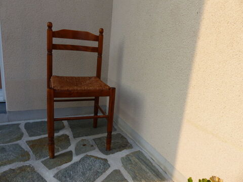 CHAISES PAILLE ET BOIS (4)
BON ETAT 25 Ploubazlanec (22)