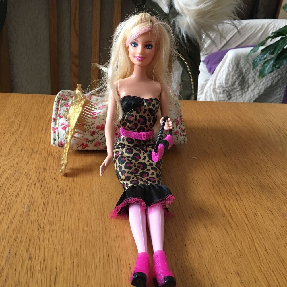 Poup&eacute;e Barbie au choix et accessoires Jeux / jouets