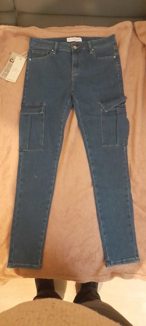 un pantalon cargo tous neufs 35 Aubigny-sur-Nère (18)
