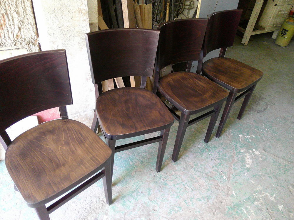 34 chaises en formica et tabourets Meubles