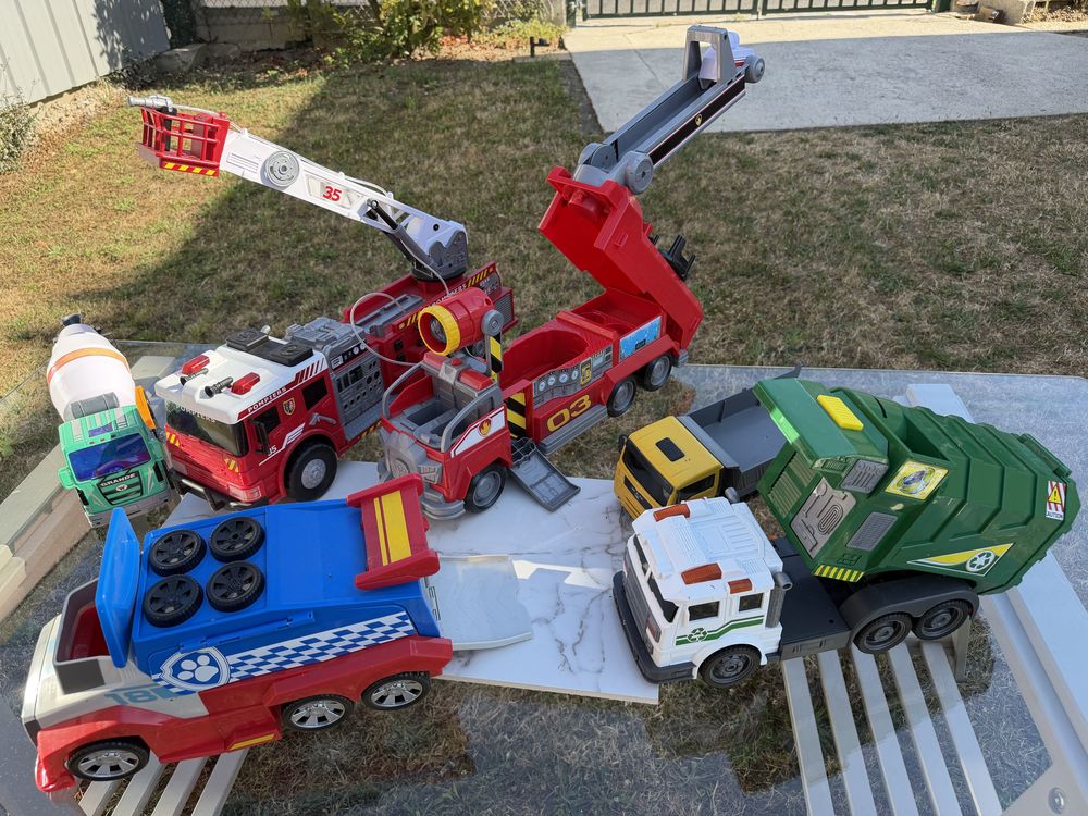 Jouet enfant - Lot de 6 camions (grand format), dont deux Pat'Patrouille. Etat neuf Jeux / jouets