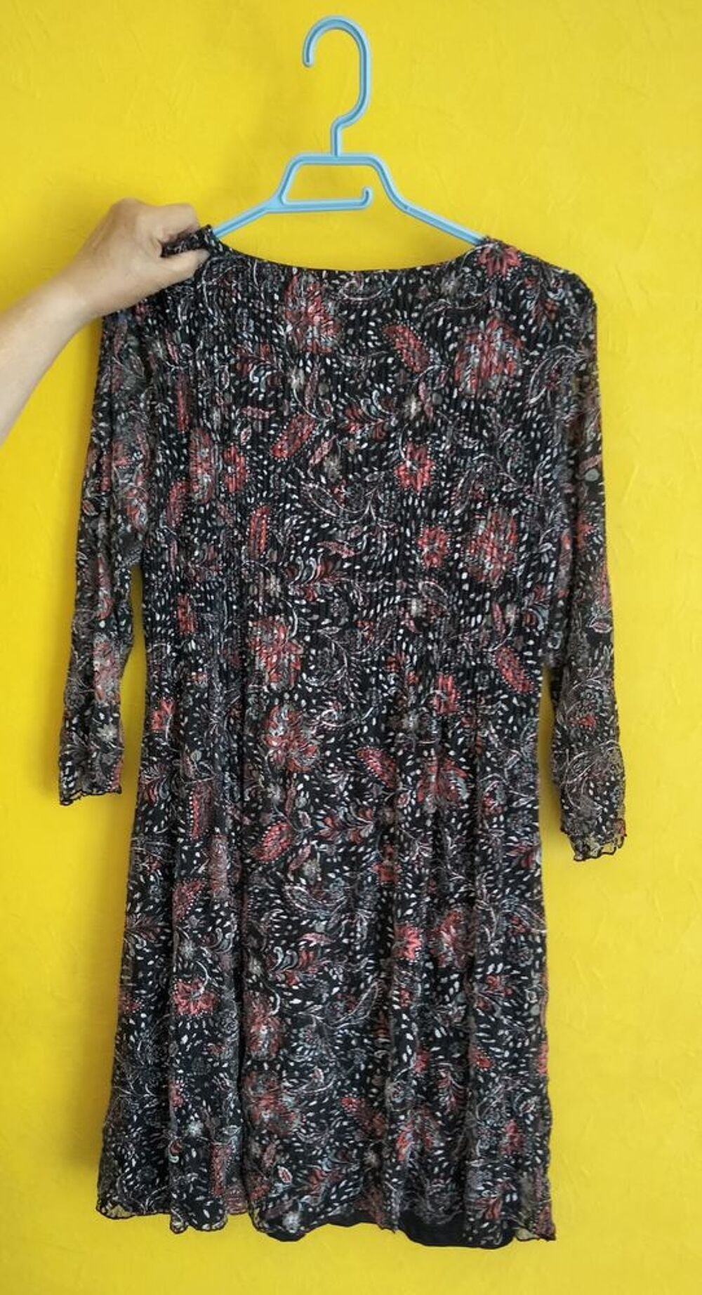 Robe Armand Thierry taille 46-48 Vêtements