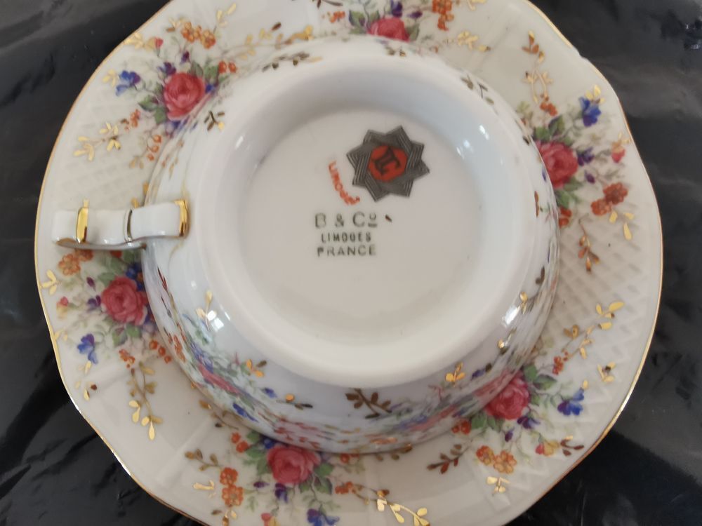 tasse et sous-tasse &agrave; caf&eacute; Cuisine