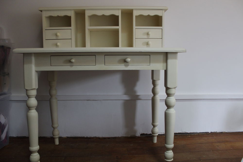 Bureau romantique avec tiroirs et sur meuble Meubles