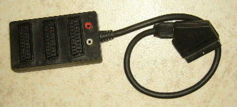 Boitier multi prises peritel et 2 ports video RCA 4 Versailles (78)