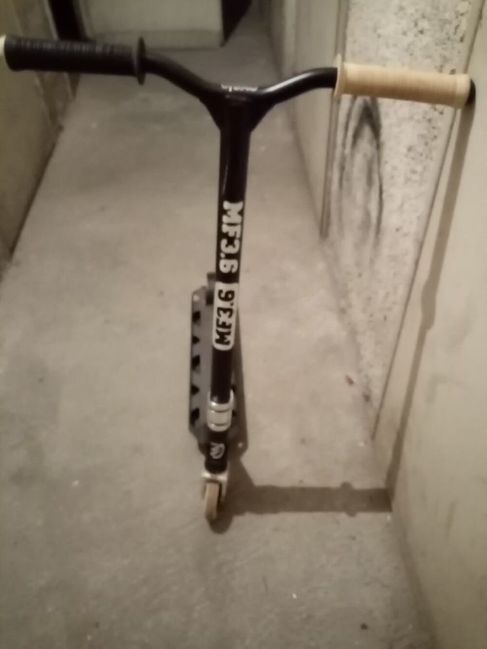 Trottinette enfant tr&egrave;s bonne marque Jeux / jouets