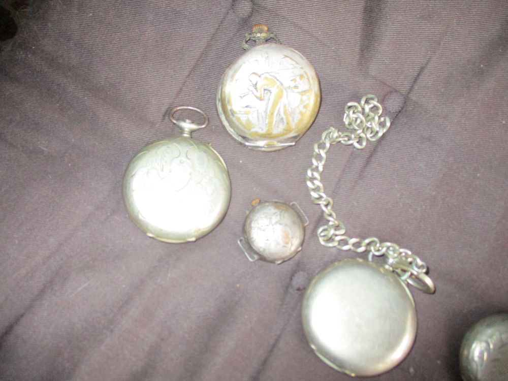 LOT DE MONTRE ANCIENNES A GOUSSET Bijoux et montres