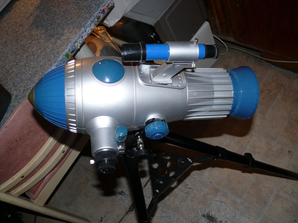 t&eacute;lescope 76/400, en forme de fus&eacute;e, sur tr&eacute;pied Jeux / jouets