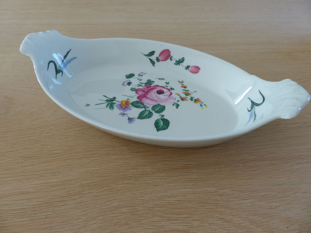 Petit Plat Ancien en Porcelaine Aplico Cuisine