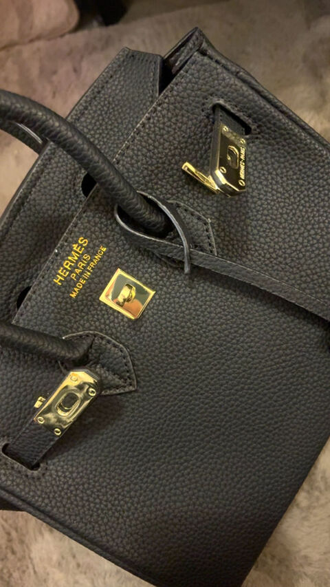 Sac noir et or 250 Houilles (78)