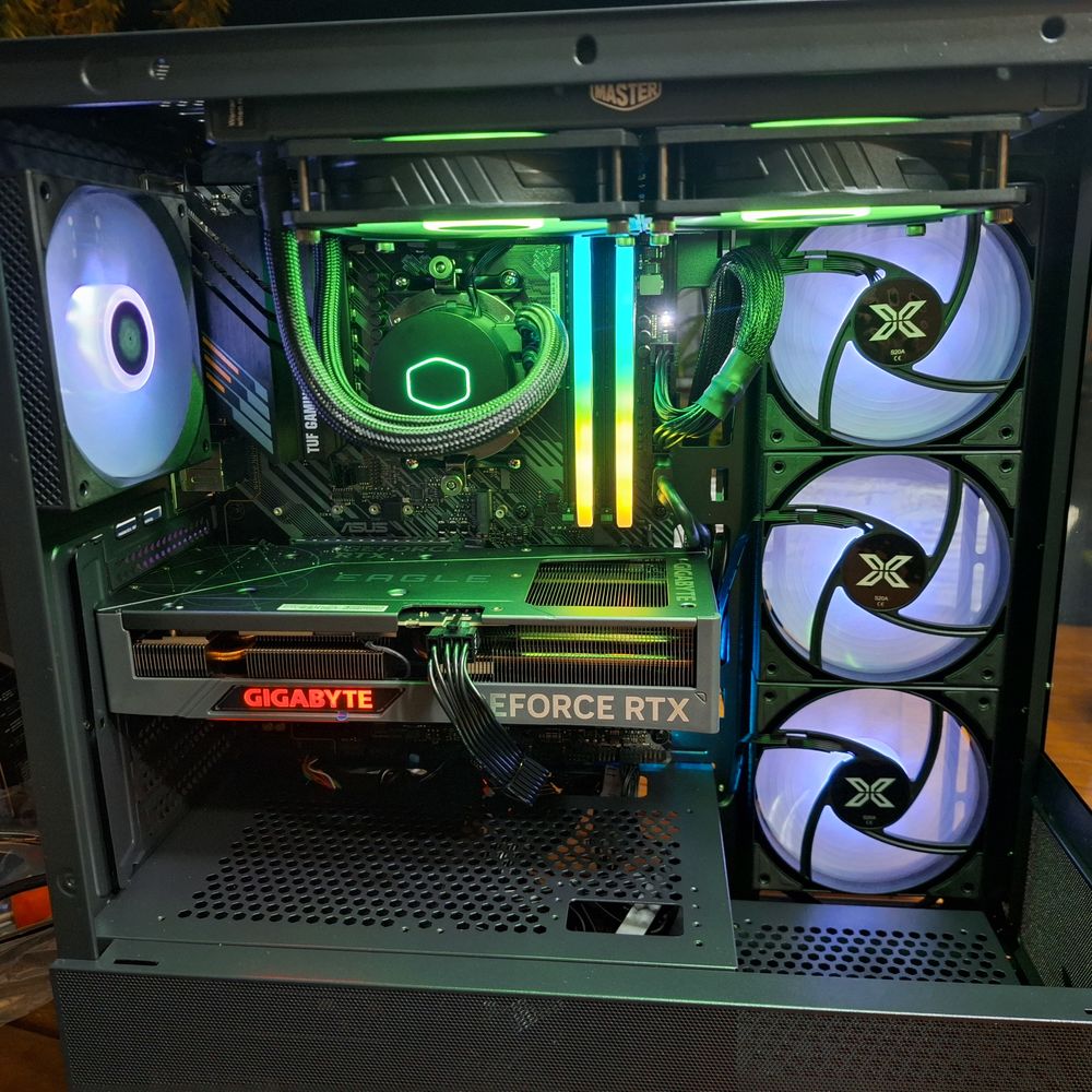 PC GAMER Rtx 4070 Ryzen 7 5700X 
Nombreuses pi&egrave;ces neuves Matériel informatique