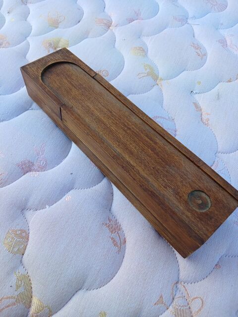 plumier ancien 2 �tages 25 Vendeuvre-du-Poitou (86)