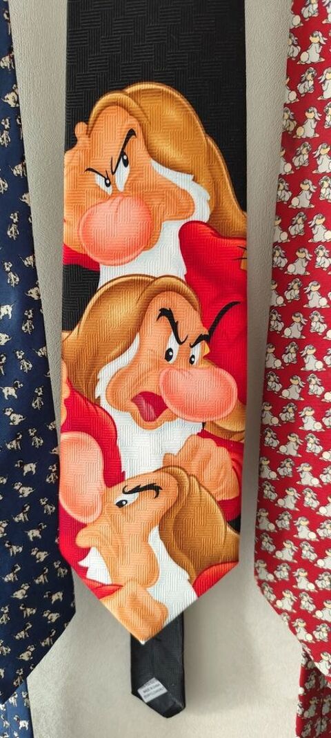 Cravates Eurodisney 100% Soie , Lot de 4 28 Lagny-sur-Marne (77)