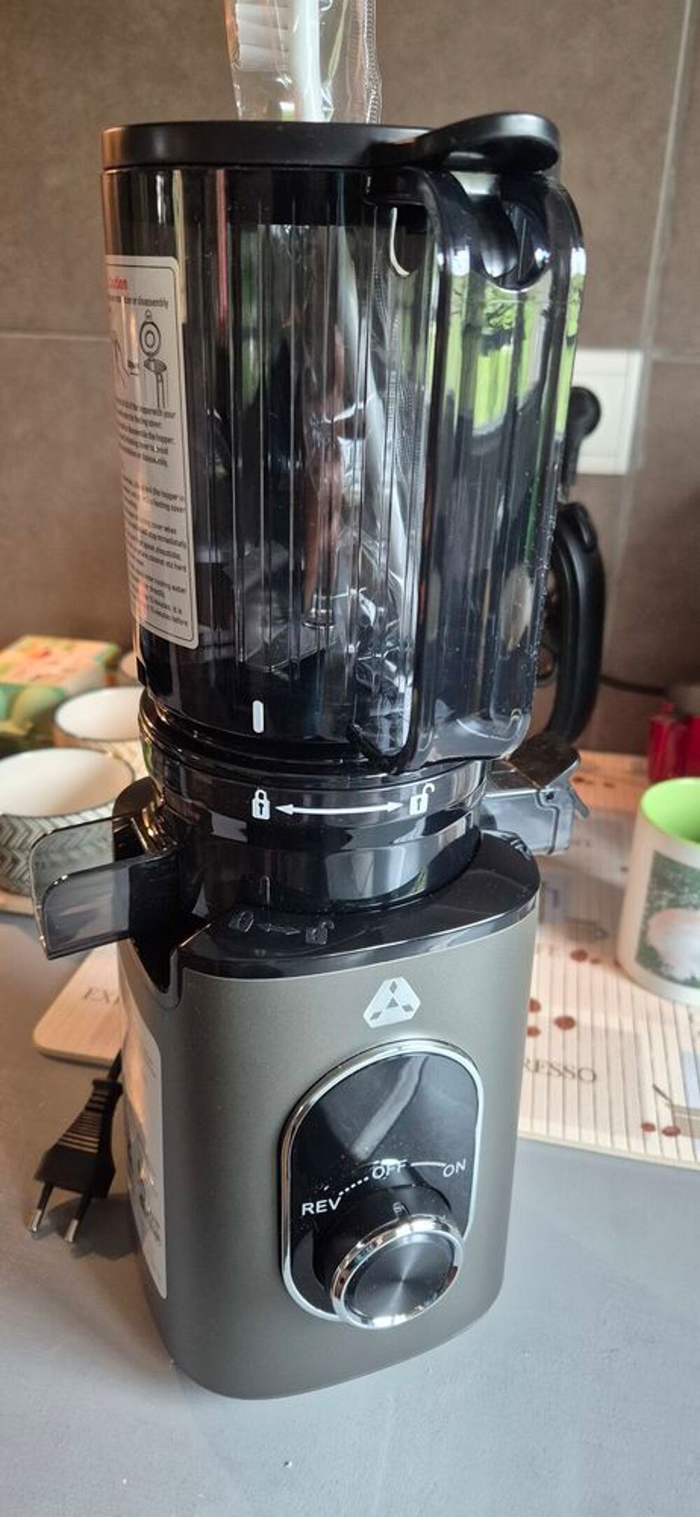 extracteur de jus &eacute;tat neuf ( servi une seule fois) Electroménager