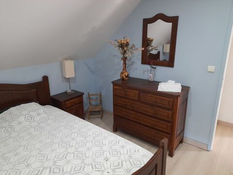 Chambre � coucher compl�te en ch�ne massif
100 Gorcy (54)