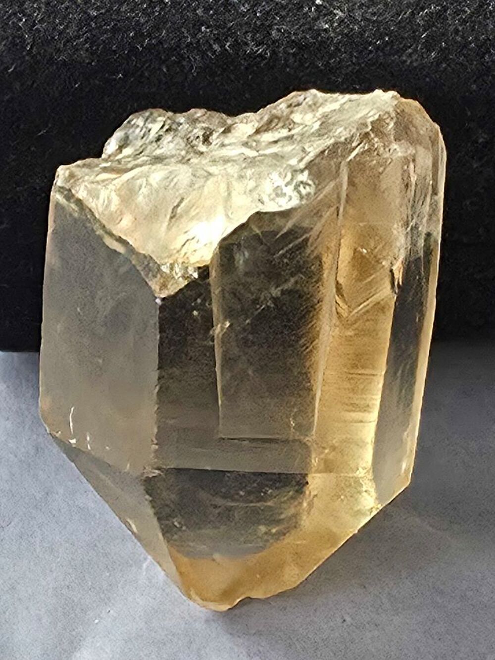 V&eacute;ritable Pierre Citrine Brute du Congo 20g-Cristal de Collection 