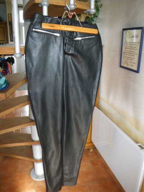 Pantalon Cuir Noir et Tissus 10 Savigny-en-Véron (37)