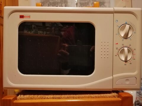 DAEWOO Micro ondes KOR-6LM07S, Gris pas cher 