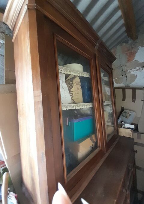 Bahut  ancien avec vitrine en noyer massif 190 Hyres (83)