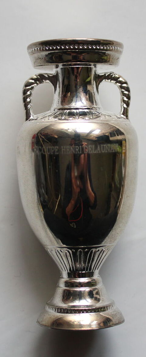 Coupe de football miniature en m�tal argent� UEFA 2006 30 Issy-les-Moulineaux (92)