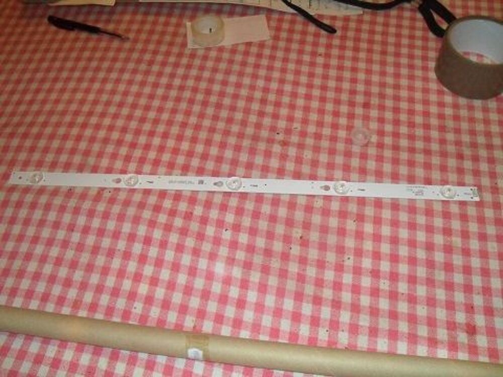 DIFFERENTES PIECES POUR TV THOMSON 48FS3003 Photos/Video/TV