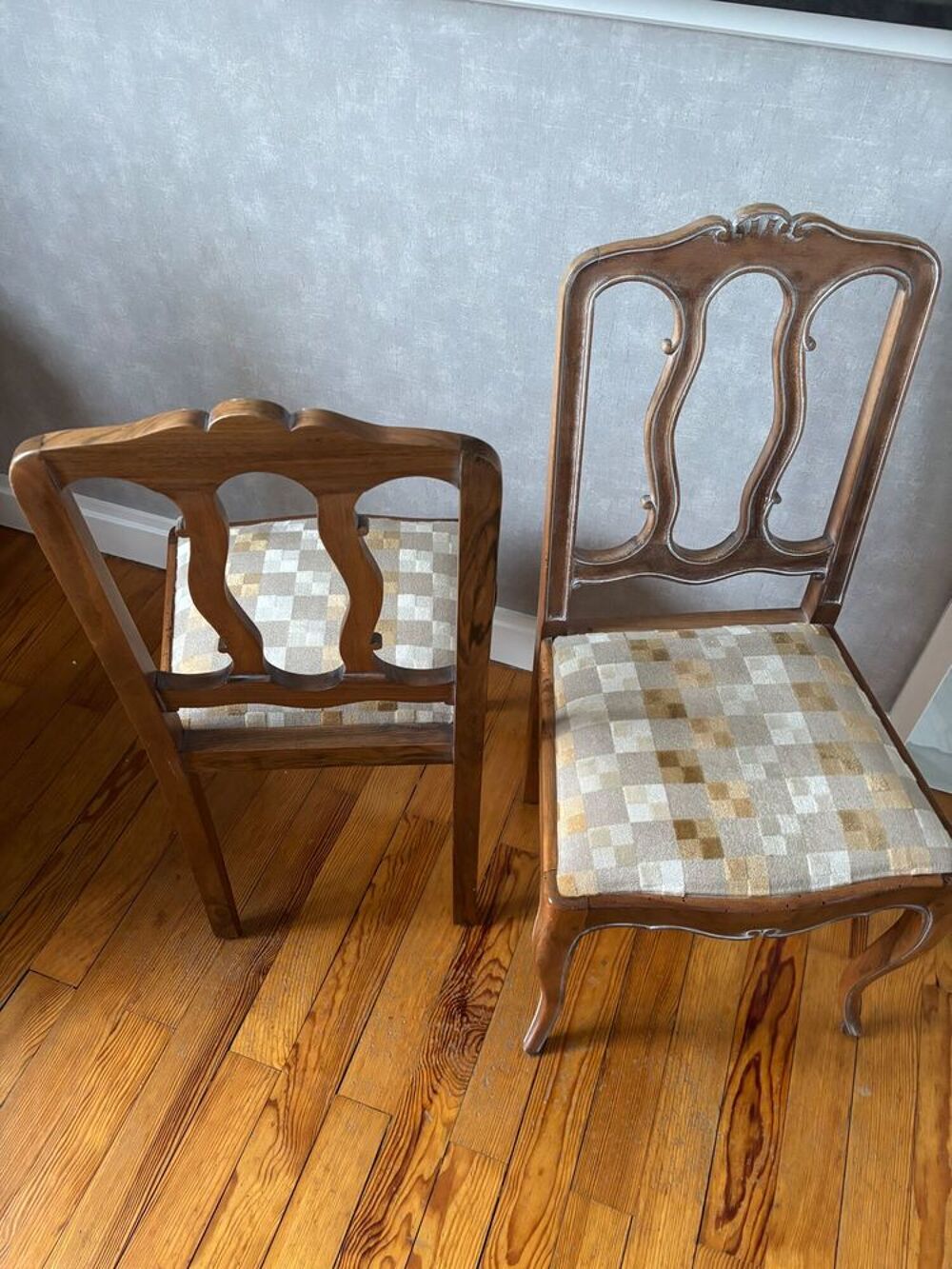 CHAISES BOIS STYLE REGENCE EN TRES BON ETAT Meubles
