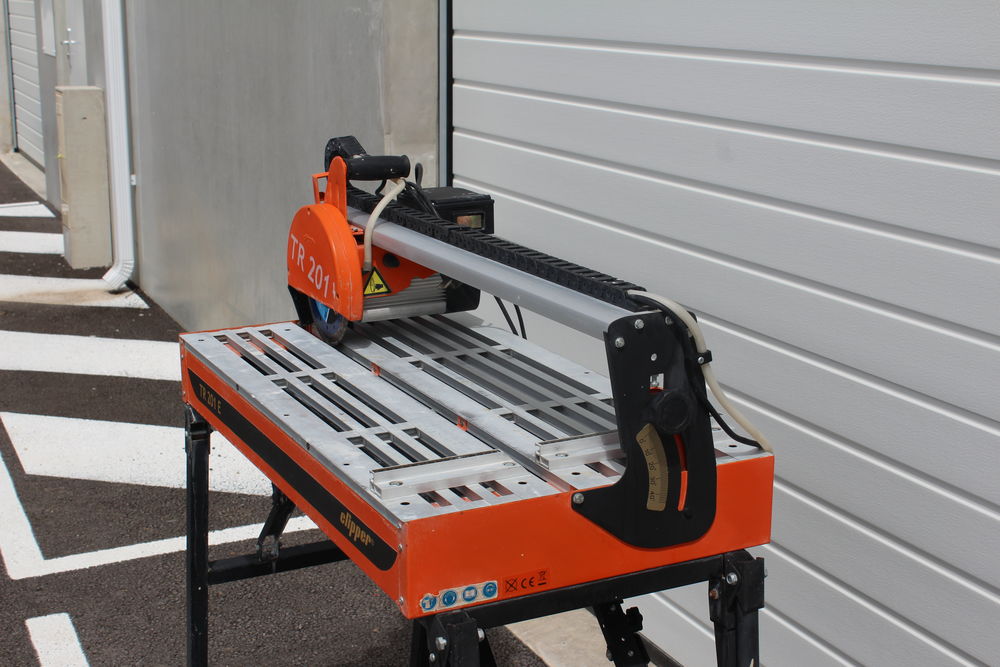 Carrelette &eacute;lectrique Clipper TR 201 E professionnelle Bricolage