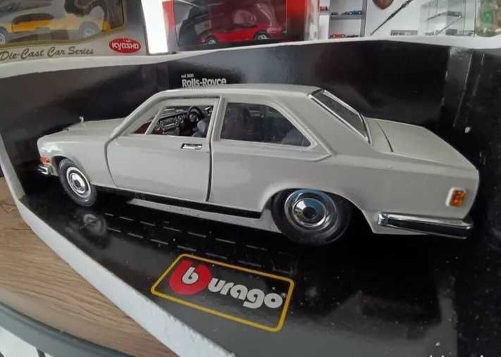Rolls Royce Camargue 1/22 