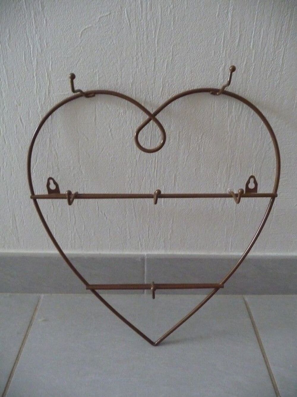 Support mural forme coeur pour tasses et mugs - Neuf Décoration