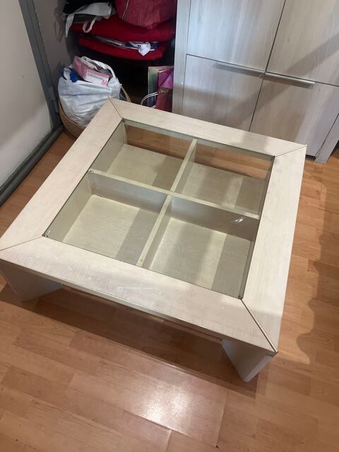 Table basse moderne avec vitrine intgre. 150 Cachan (94)