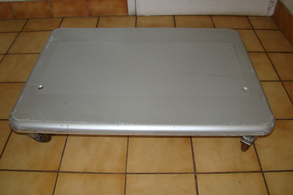 Plateau roulant 80 x 55 cm
Bricolage