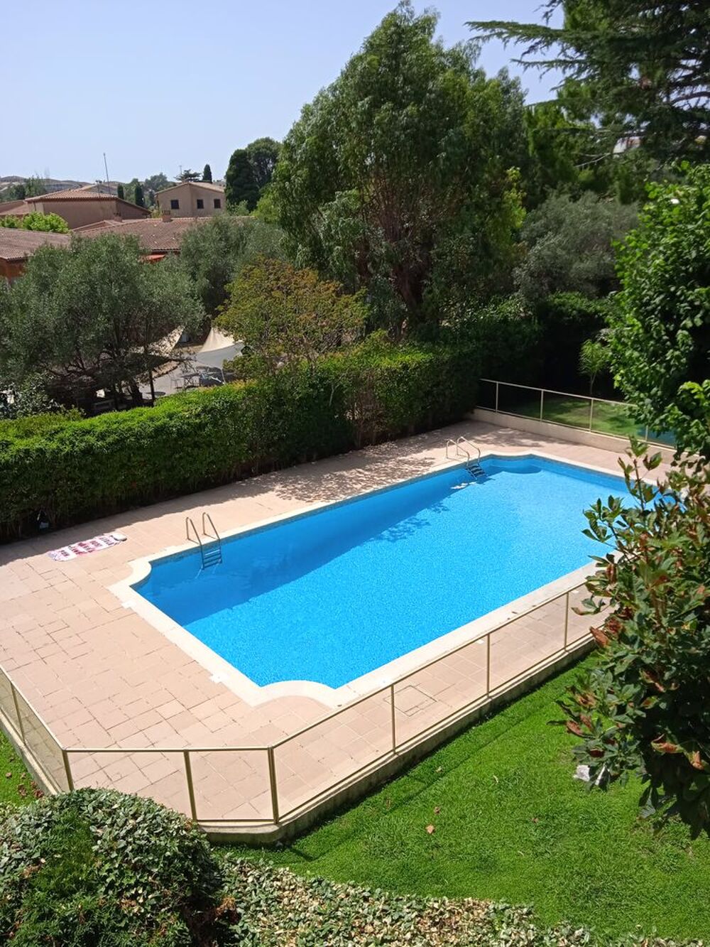 Location Colocation Chambre meublée Salle d'eau privative, terasse 10 M2 Le cannet
