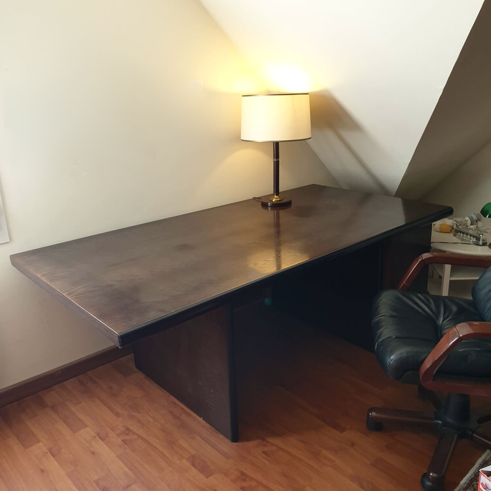 bureau /table bois couleur acajou 
Meubles
