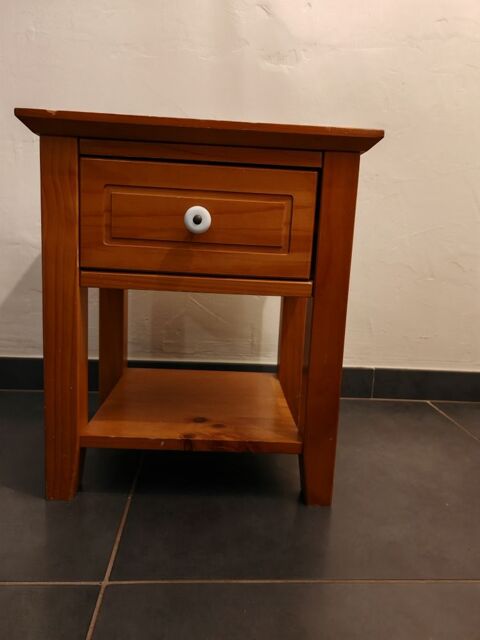 Table de chevet 15 Le Pontet (84)