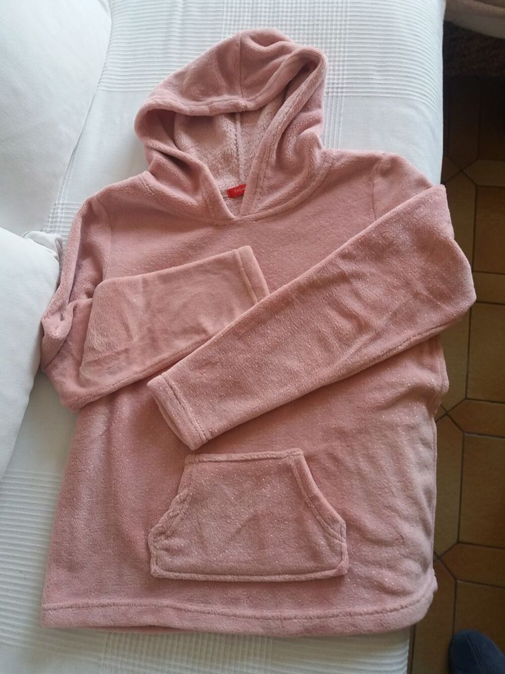 Sweat polaire 38 neuf Vêtements