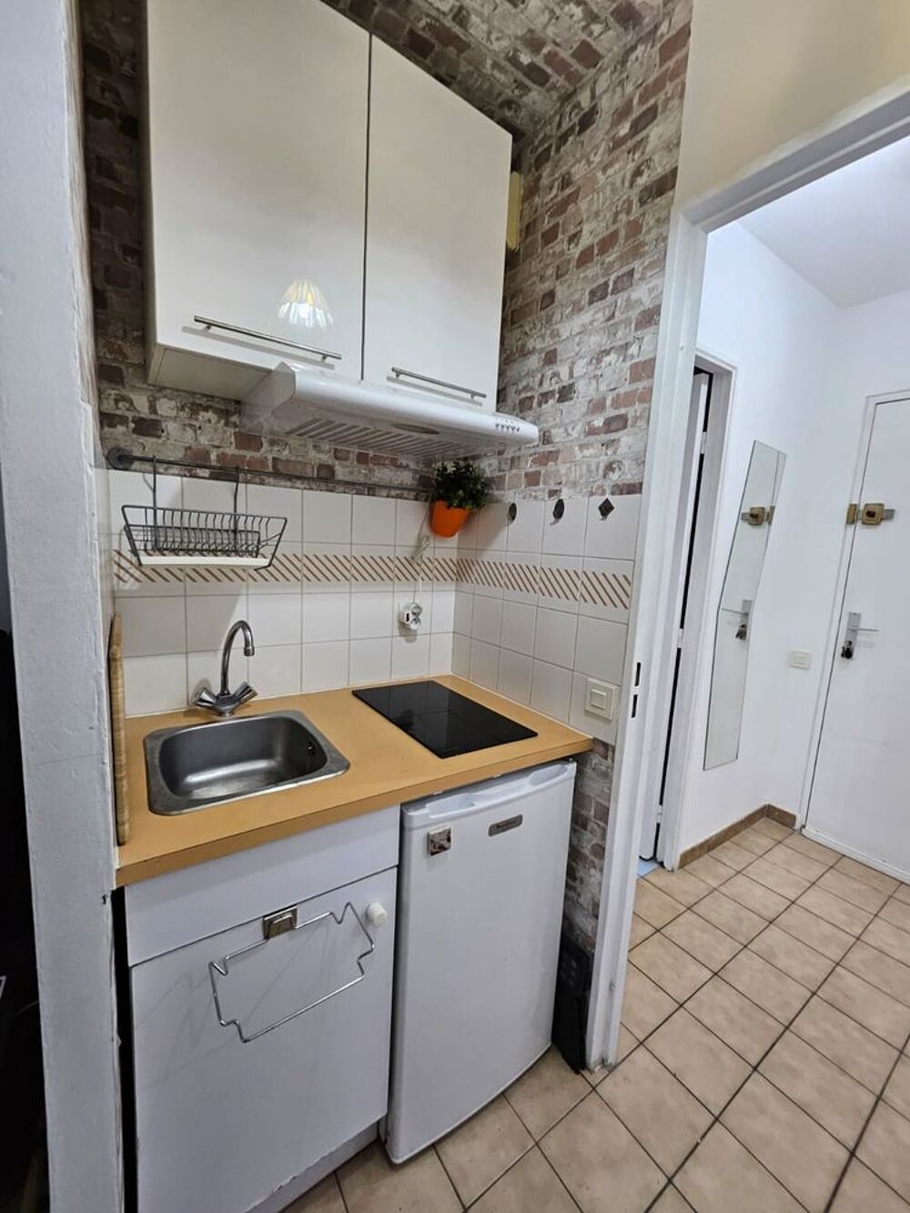 Vente Appartement Studio 20 m² + loggia couverte de 4 m² + cave - Vue dégagée Paris 20