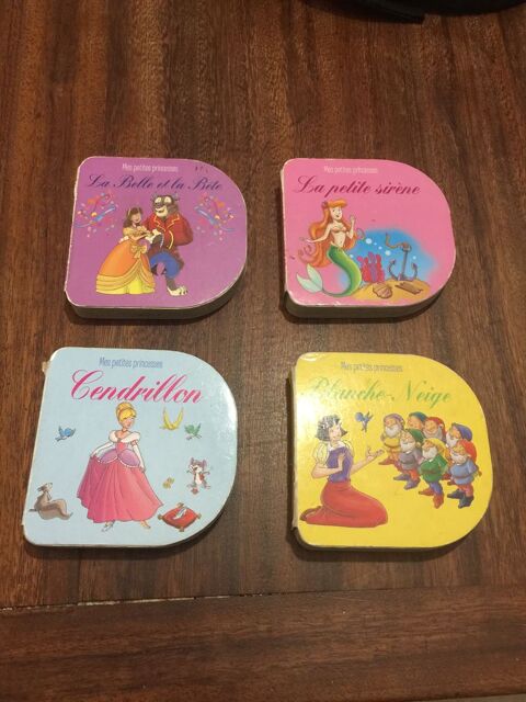 Lot de 4 Livres enfants    Cendrillon / Blanche neig 4 Saleilles (66)