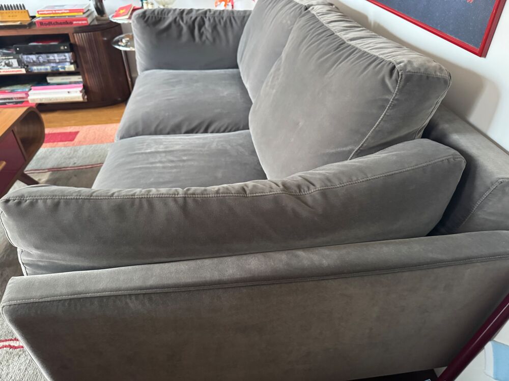 Canap&eacute; deux places velours gris D�coration