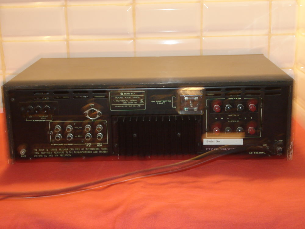 AMPLI TUNER SANYO DCX 1950 L Audio et hifi