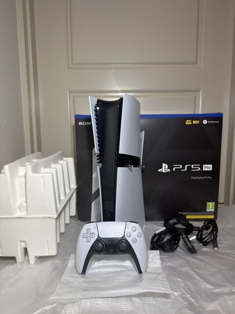 Console numérique Sony Ps5 PlayStation 5 Pro 2 To 450 Nanterre (92)