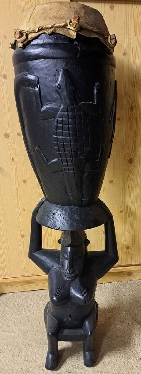 Tam tam sur pieds en bois sculpté Marignane (13)